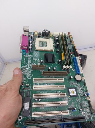 PLACA BASE DE ORDENADOR ANTIGUO 