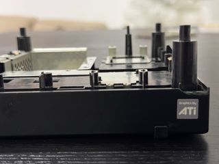 Nintendo GameCube  Base. Parte de abajo