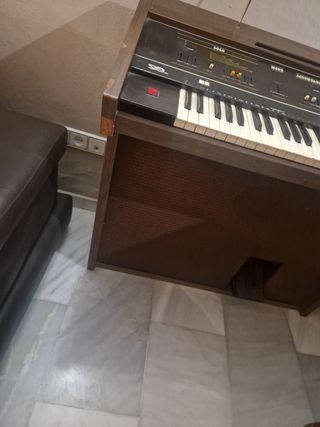 Piano antiguo siel ritmo 49