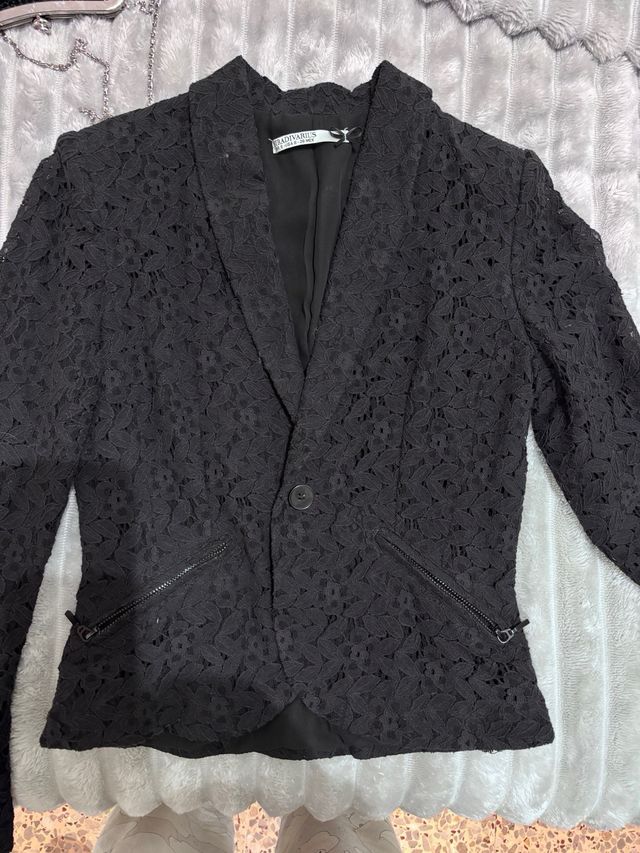 Americana negra flores stradivarius