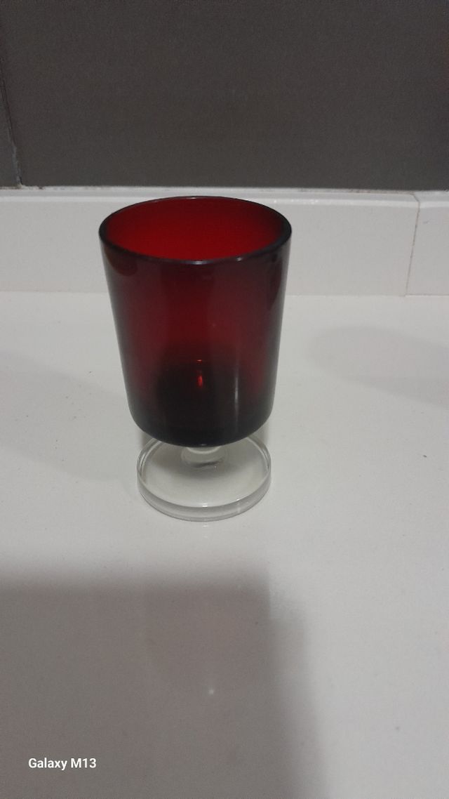 Vaso chupito luminarc vintage rojo