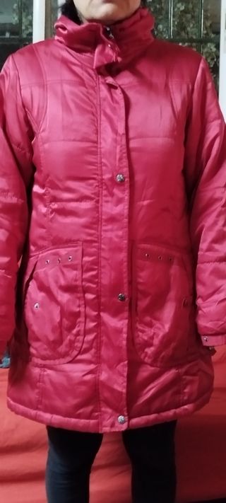 Chaqueta larga acolchada color granada,42-44