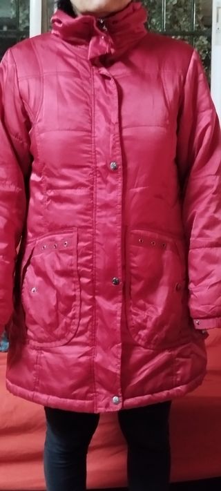 Chaqueta larga acolchada color granada,42-44