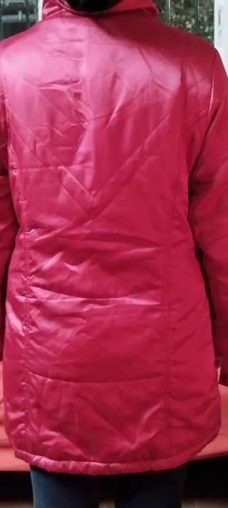 Chaqueta larga acolchada color granada,42-44