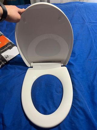 Asiento de inodoro en forma D 
