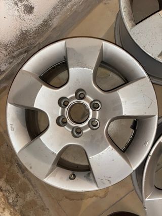 Llantas nissan 16”