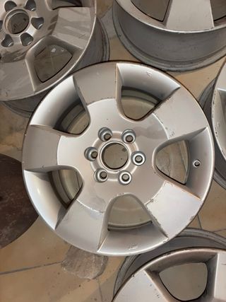 Llantas nissan 16”