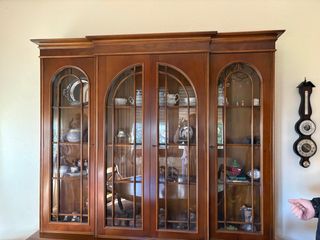 Comedor y vitrina