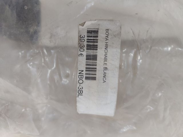 Boya hinchable blanca