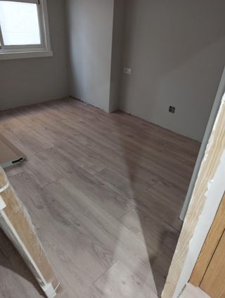 Carpintero, colocador tarima, puertas, armarios,..