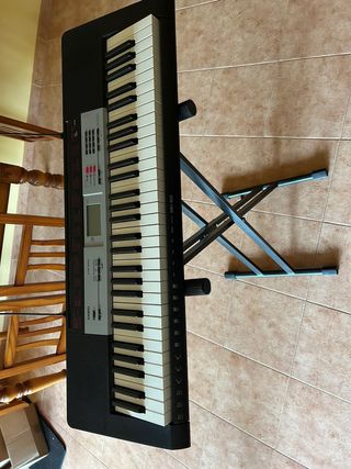 Teclado Casio y pie nuevos