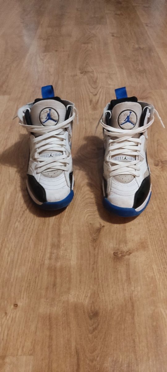 Nike Jordan two trey