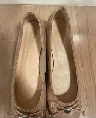 Tacones dorados hispanitas