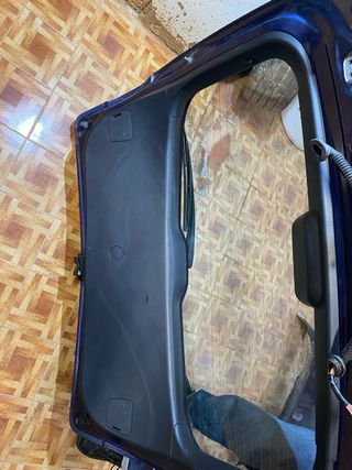 Portón trasero Mazda 3 azul