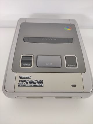 Super Nintendo, 2 mandos y 6 juegos 