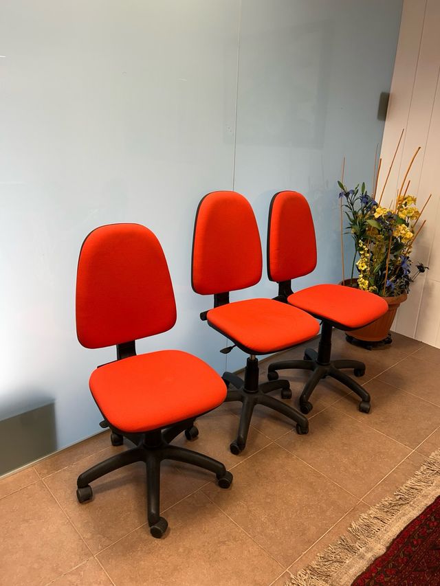 Sillas con respaldo giratorias varias unidades