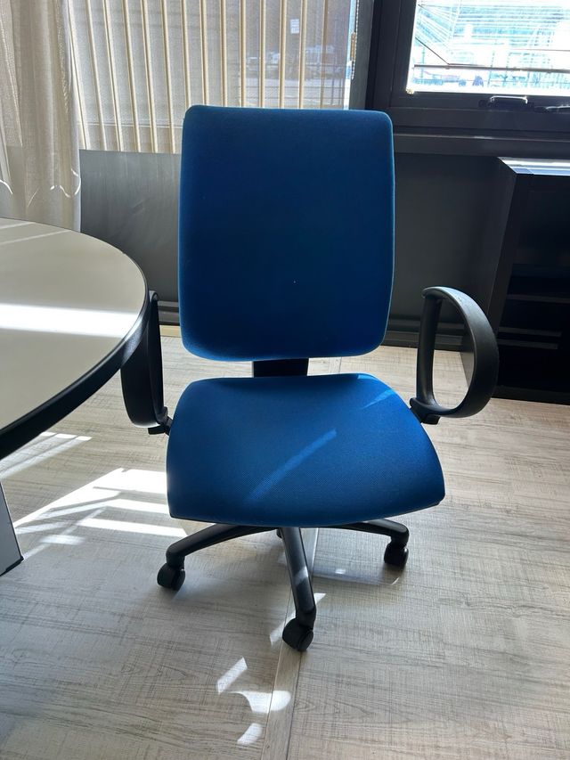 Sillas con respaldo giratorias varias unidades