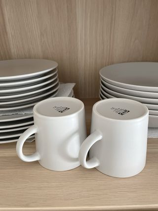IKEA - Vajilla 18 Piezas + 2 Tazas Mug DINERA