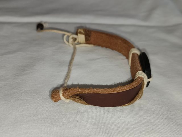 Bracciale in cuoio rappresentante la tartaruga