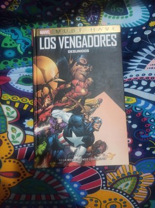 VENGADORES DESUNIDOS (MARVEL MUST HACE)