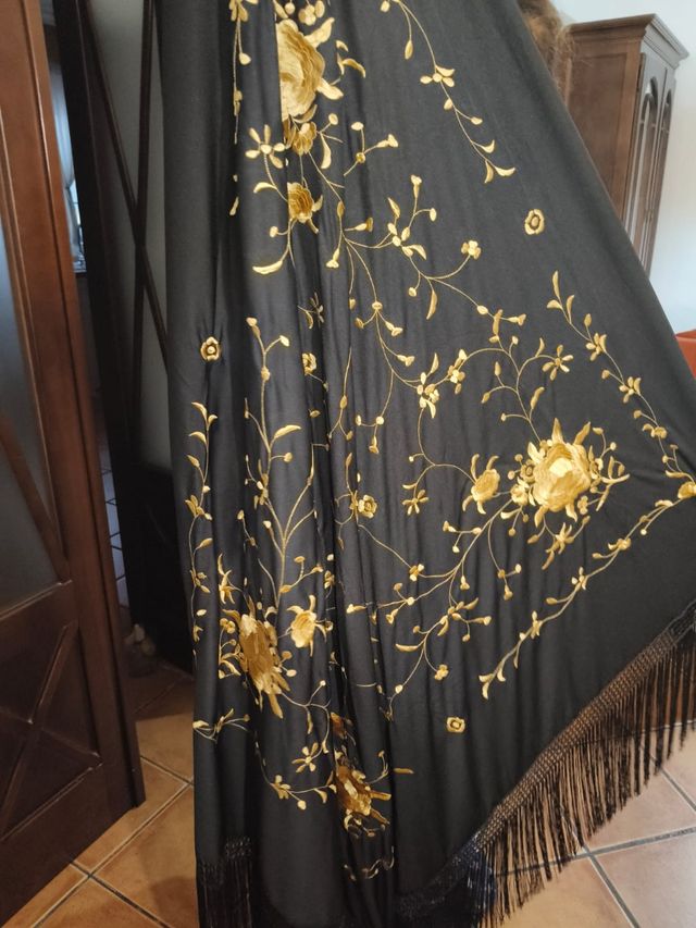 Mantón manila 150x150