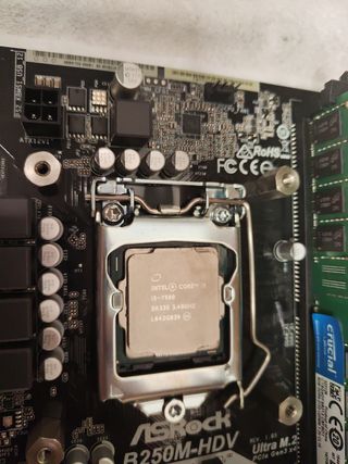 Asrock B250M-HDV i5 7500