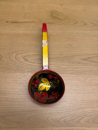 Mestolo in legno dipinto a mano