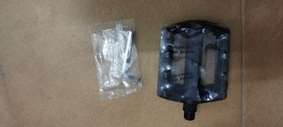 Pedales de bicicleta MTB.