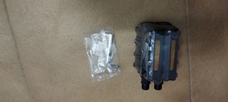 Pedales de bicicleta MTB.