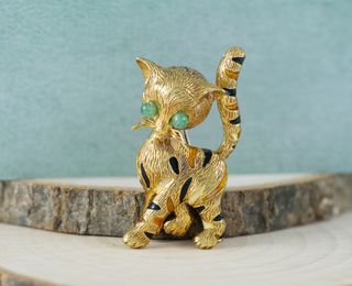 Broche antiguo gato hecho a mano en oro amarillo