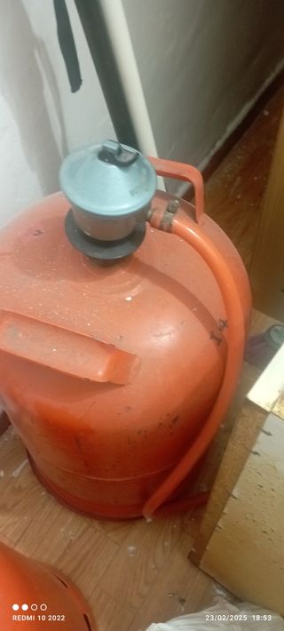 Silla reclinable de madera