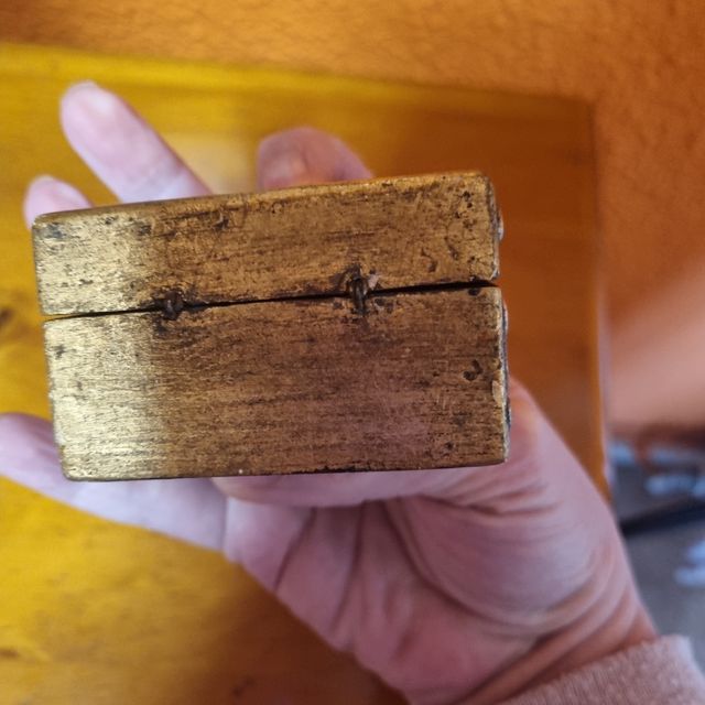 Antigüedad caja italiana