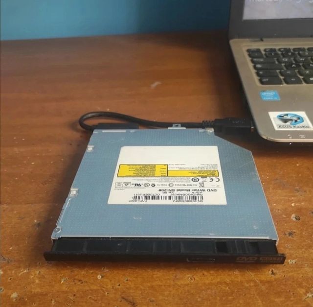 Lettore DVD per PC Asus con cavo