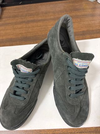 Zapatillas el ganso verdes de piel.