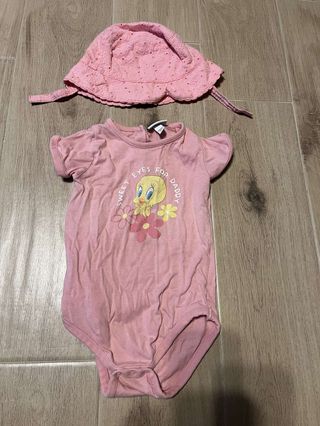 Body bambina 6-9 mesi e berretto 12-18