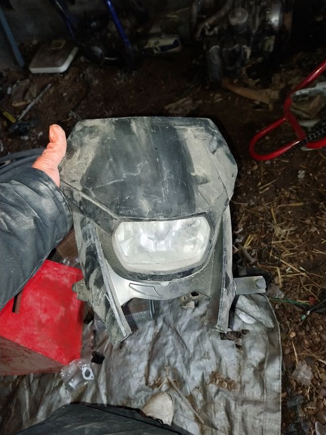 Careta y guardabarros gas gas 2009