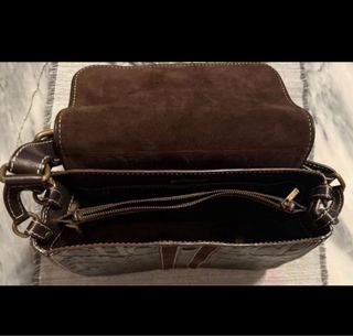 Bolso marrón chocolate de piel. Carolina Herrera