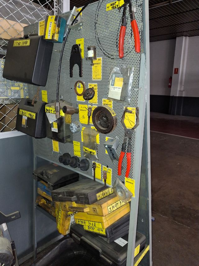 Renault utilajes taller-concesionario JM