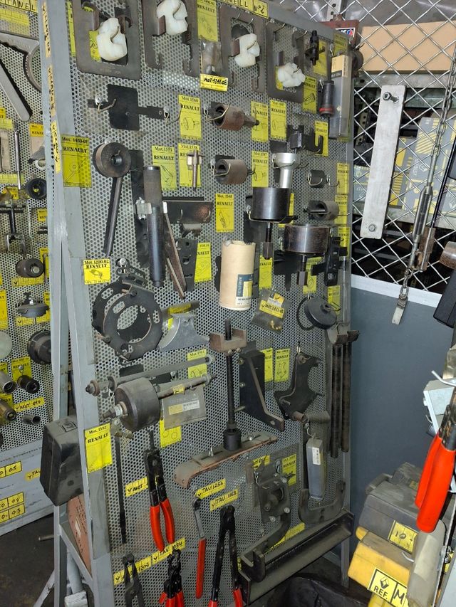 Renault utilajes taller-concesionario JM