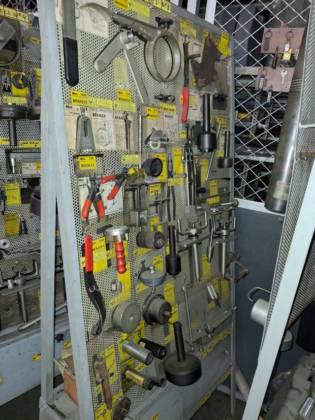 Renault utilajes taller-concesionario JM