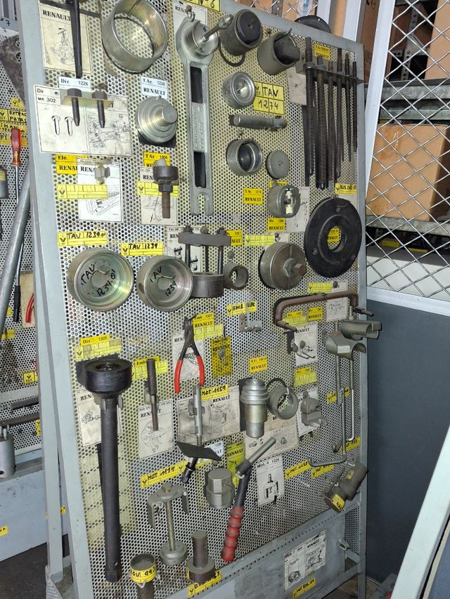 Renault utilajes taller-concesionario JM