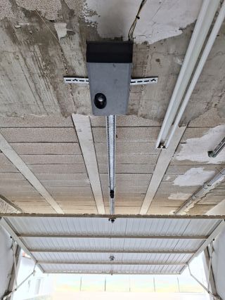 AUTOMATISMO PUERTA AUTOMÁTICA Y CUATRO MANDOS