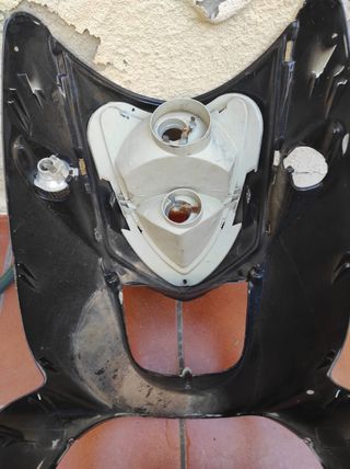 Faro y escudo Aprilia Sonic