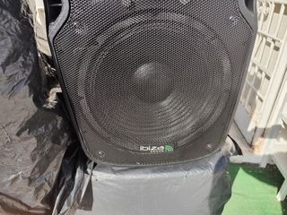 Altavox autoamplificado