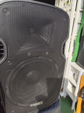 Altavox autoamplificado