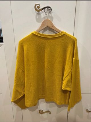 Jersey amarillo Stradivarius
