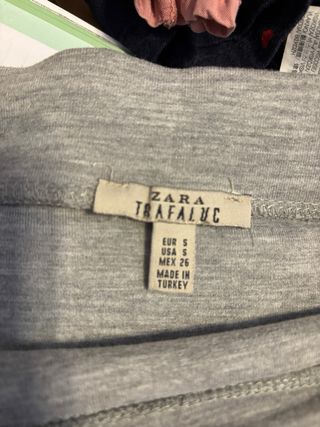 Falda gris Zara