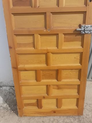 Puerta castellana madera