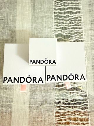 3 cajas Pandora. dos grandes y una pequeña 