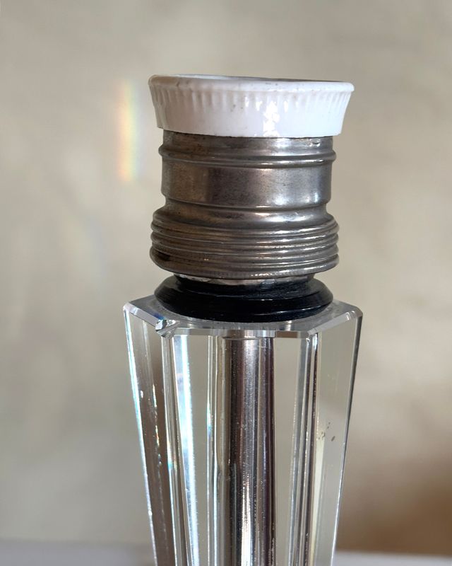 Lampada da tavolo Art Decò in cristallo molato